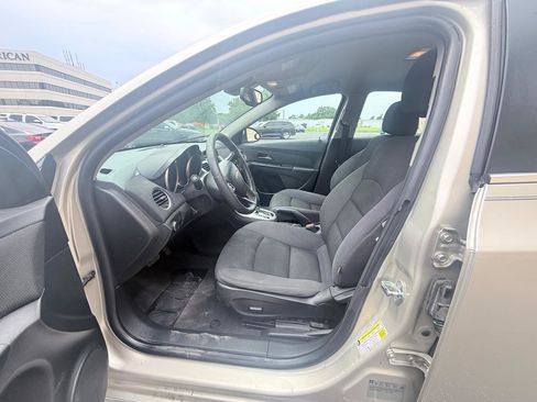 Used 2015 Chevrolet Cruze LT FWD image 10