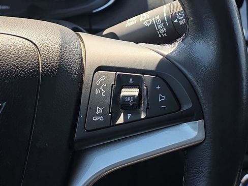 Used 2019 Chevrolet Trax LT w/ LT Convenience Package FWD image 23