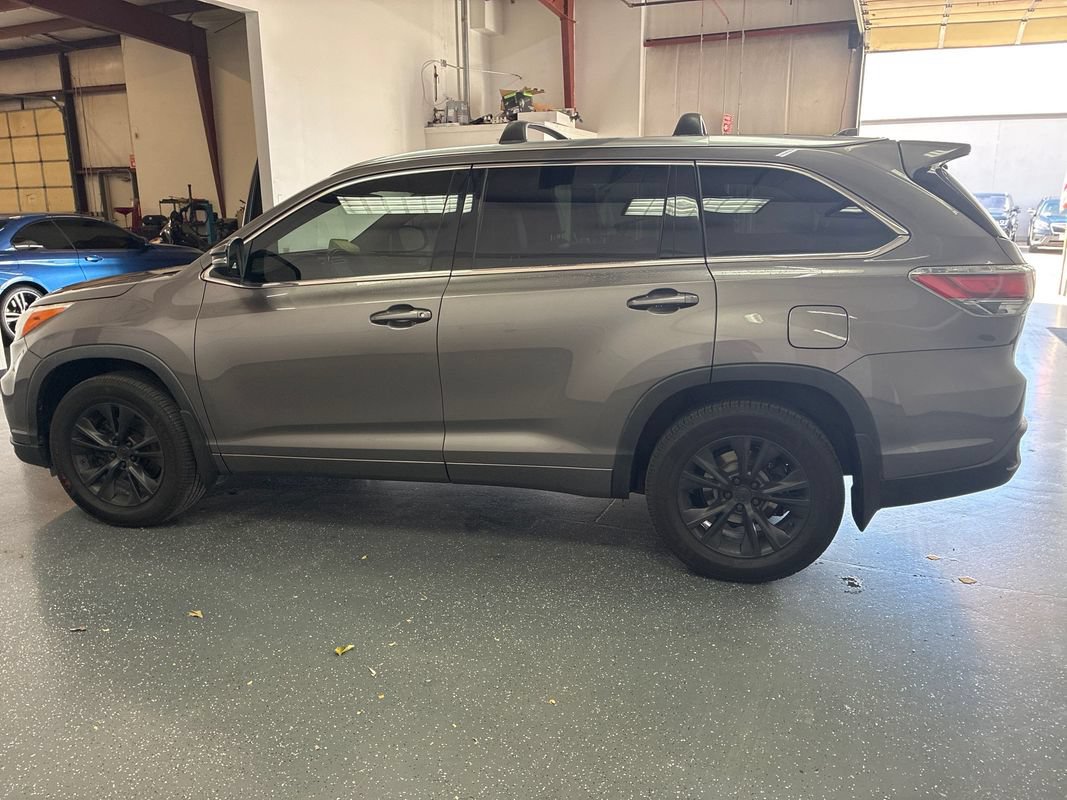 Used 2016 Toyota Highlander XLE AWD/4WD image 7