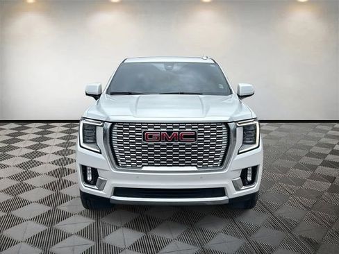 Used 2022 GMC Yukon Denali image 2