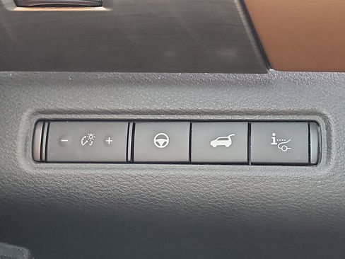 Used 2023 Nissan Pathfinder Platinum w/ Cargo Package image 30