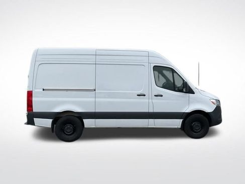 Used 2025 Mercedes-Benz Sprinter 2500 image 8