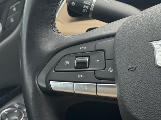 Certified 2024 Cadillac XT4 Luxury AWD/4WD image 10