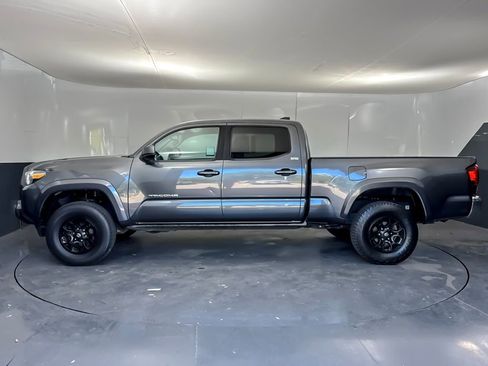 Used 2020 Toyota Tacoma SR5 RWD image 6