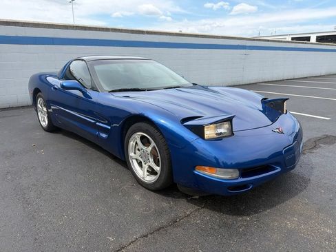Used 2002 Chevrolet Corvette Coupe w/ Preferred Equipment Group2 RWD image 7