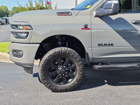 Used 2026 RAM 2500 Big Horn AWD/4WD image 9