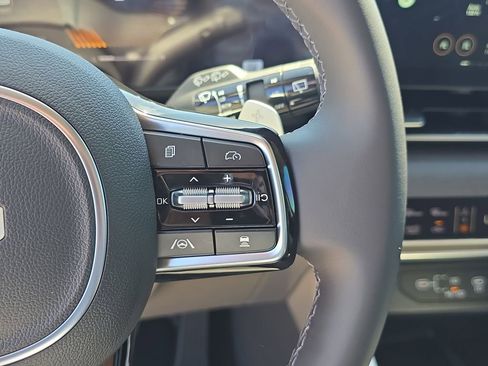 New 2026 Kia Carnival EX FWD image 32