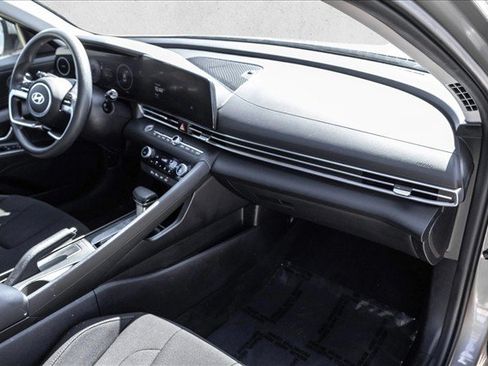 Used 2024 Hyundai Elantra SEL FWD image 23