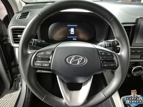 Used 2025 Hyundai Venue SEL FWD image 11