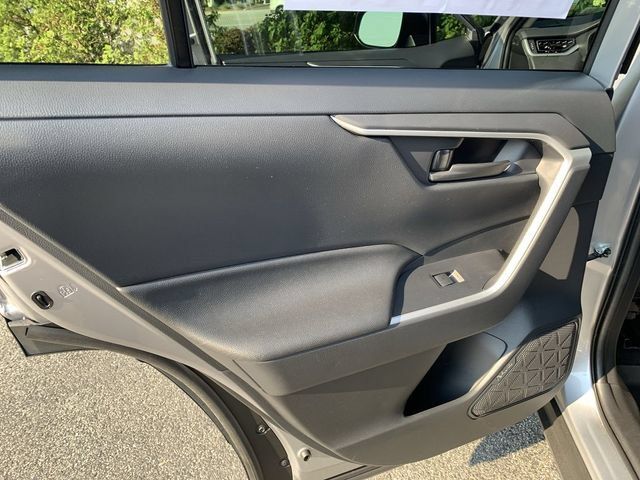 Certified 2025 Toyota RAV4 LE AWD/4WD image 15