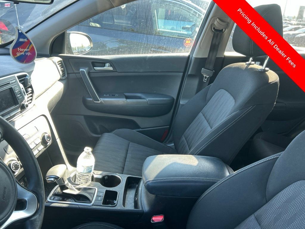 Used 2019 Kia Sportage LX FWD image 9