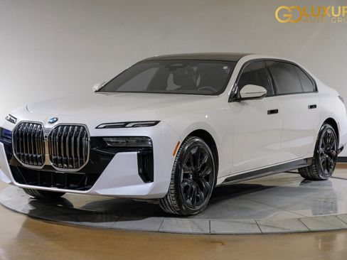 Used 2024 BMW 740i w/ Premium Package 2 image 8