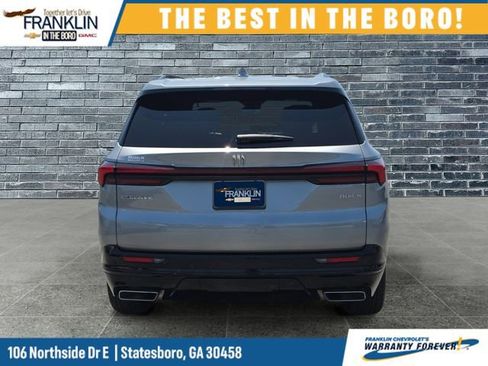 Used 2025 Buick Enclave Sport Touring w/ Power Package FWD image 4