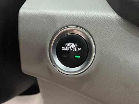 Used 2024 GMC Terrain SLT image 46