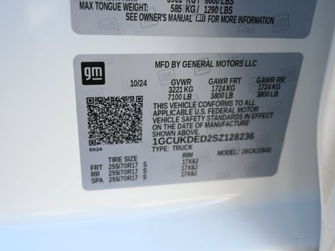 Used 2025 Chevrolet Silverado 1500 LT AWD/4WD image 10