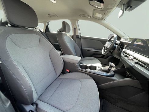 Used 2025 Kia K4 FWD image 20