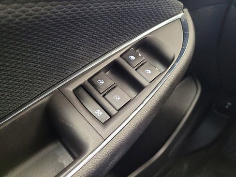 Used 2019 Chevrolet Cruze LT image 27