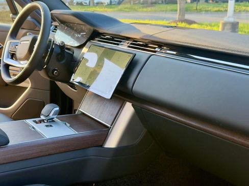New 2026 Land Rover Range Rover SE image 29