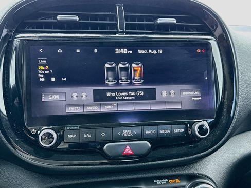 Used 2023 Kia Soul GT-Line FWD image 11