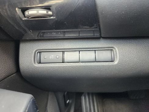 Used 2025 Nissan Pathfinder S AWD/4WD image 21