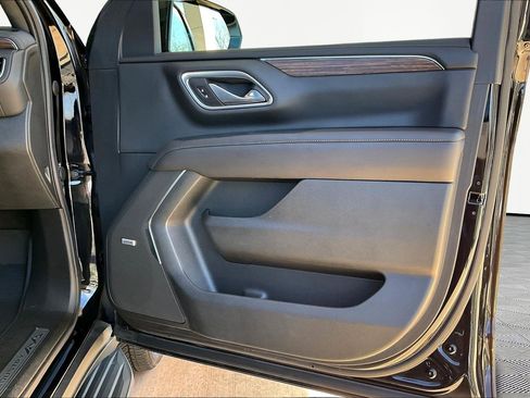 Used 2021 Chevrolet Suburban High Country image 30
