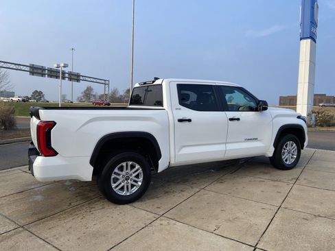 Used 2024 Toyota Tundra SR5 w/ SR5 Convenience Package image 12