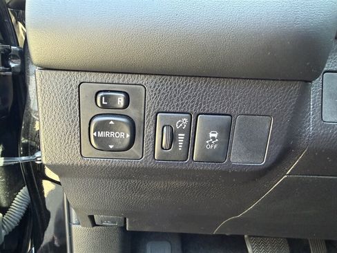 Used 2015 Toyota RAV4 XLE FWD image 11