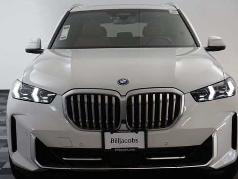 Certified 2024 BMW X5 xDrive50e w/ Premium Package image 23