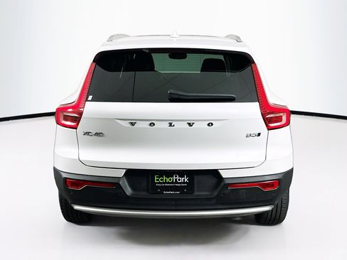 Used 2025 Volvo XC40 B5 Plus AWD/4WD image 7