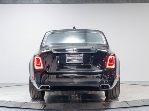 Used 2024 Rolls-Royce Phantom Sedan w/ The Phantom Package RWD image 65