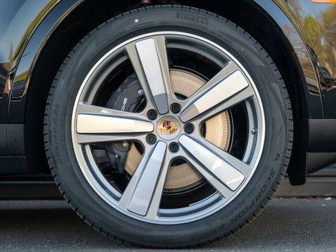 New 2026 Porsche Cayenne image 15