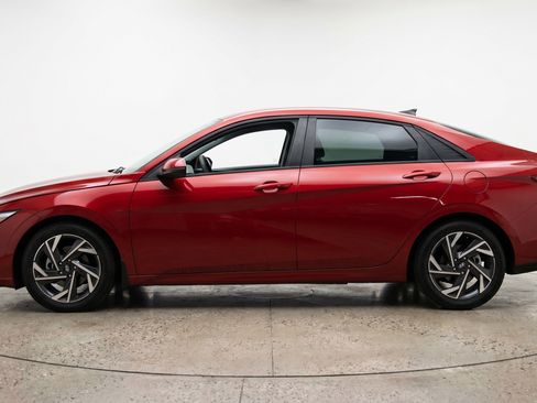 Used 2025 Hyundai Elantra SEL FWD image 5