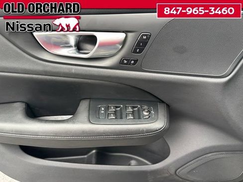 Used 2025 Volvo V60 B5 Cross Country Plus AWD/4WD image 11
