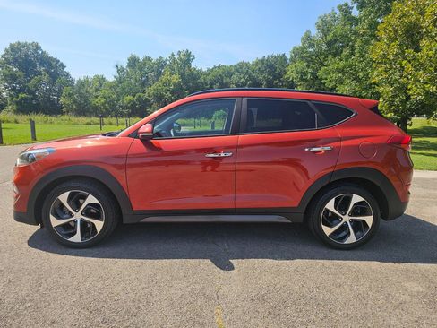 Used 2016 Hyundai Tucson Limited w/ Option Group 03 FWD image 9
