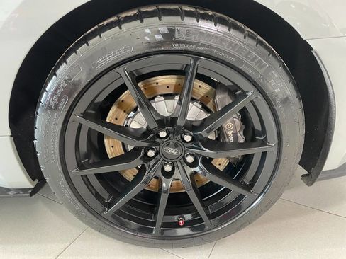 Used 2016 Ford Mustang Shelby GT350 w/ Technology Package image 11