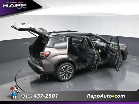 Used 2025 Subaru Forester Touring AWD/4WD image 35
