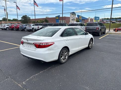 Used 2017 Toyota Camry SE FWD image 5