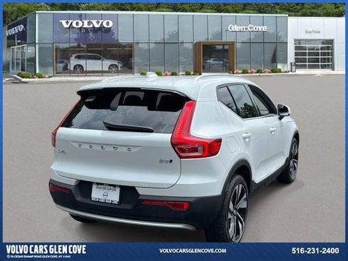 Certified 2024 Volvo XC40 B5 Plus w/ Protection Package Premier image 5