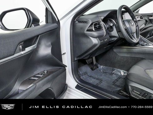 Used 2024 Toyota Camry LE FWD image 7