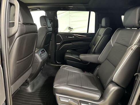 Certified 2022 Cadillac Escalade ESV Premium Luxury w/ Performance Package image 26