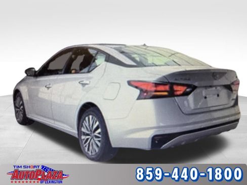 Used 2024 Nissan Altima 2.5 SV AWD/4WD image 5