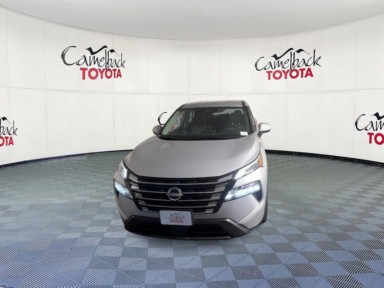 Used 2025 Nissan Rogue SV FWD image 6