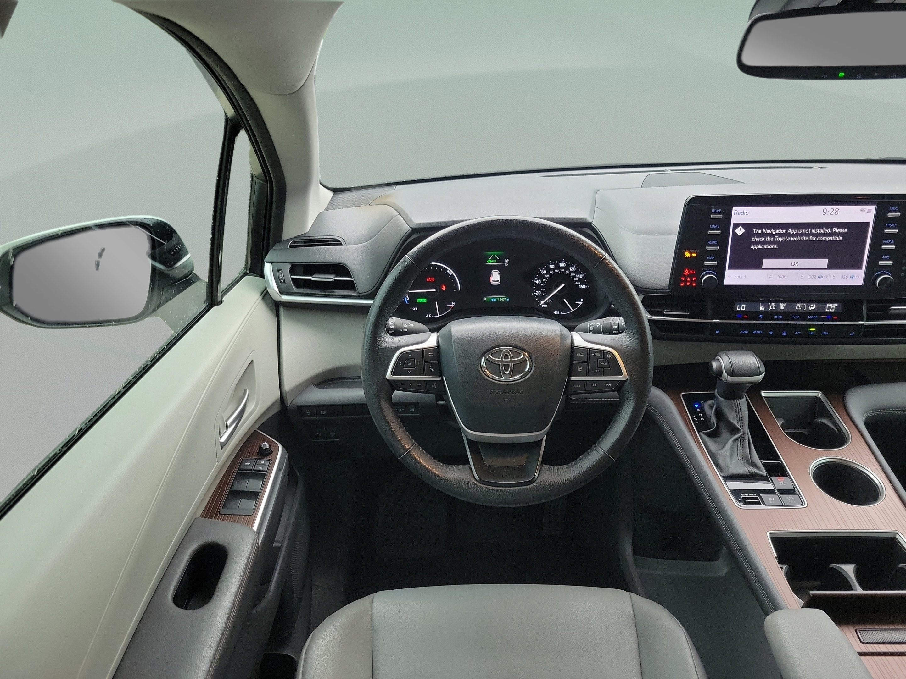 Certified 2024 Toyota Sienna XLE FWD image 21