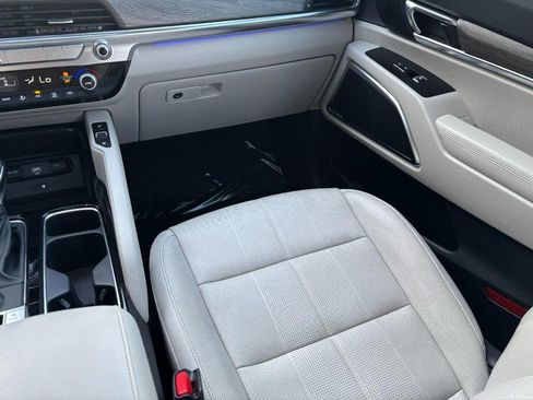 Used 2022 Kia Telluride SX w/ Towing Package FWD image 17