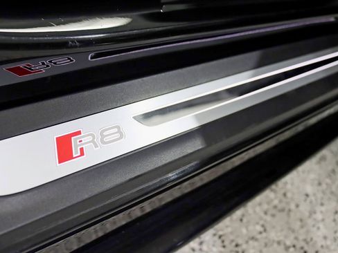 Used 2017 Audi R8 V10 AWD/4WD image 15