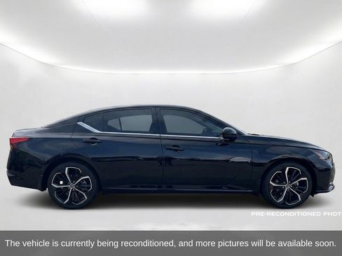 Used 2025 Nissan Altima 2.5 SR FWD image 4