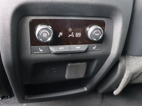 New 2026 Chevrolet Traverse High Country AWD/4WD image 11