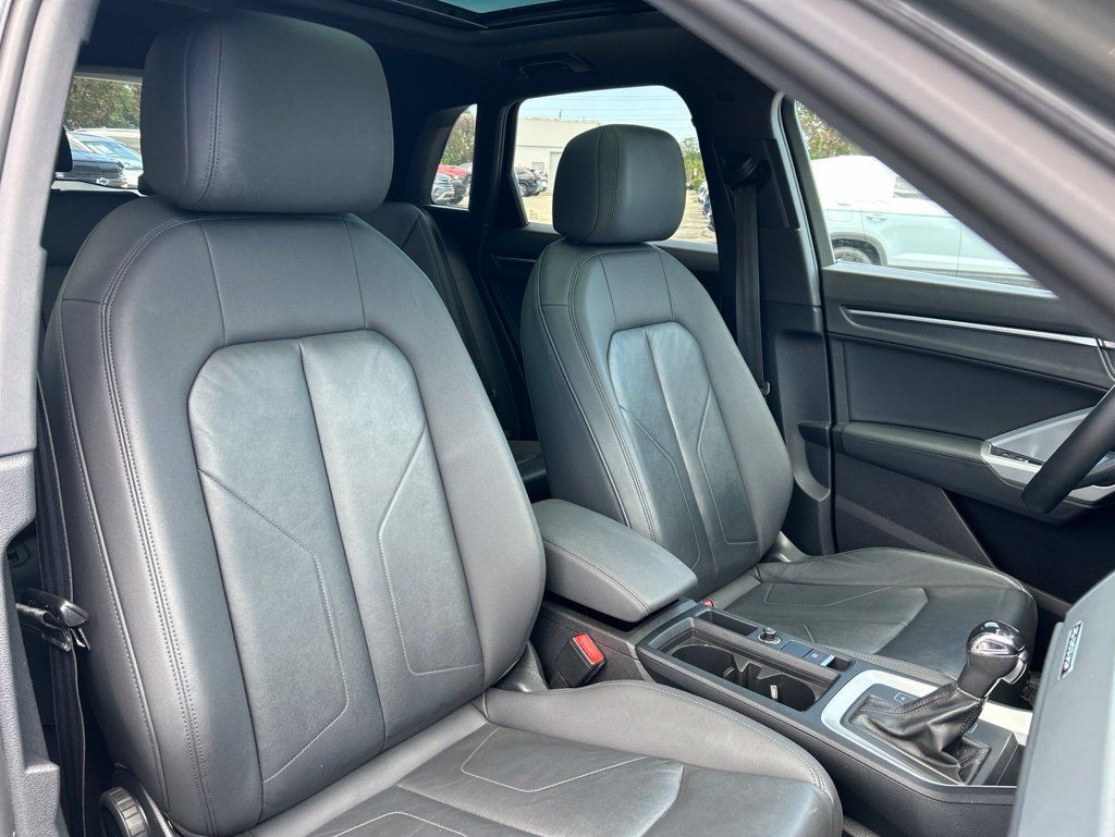 Used 2020 Audi Q3 2.0T Premium w/ Convenience Package AWD/4WD image 40