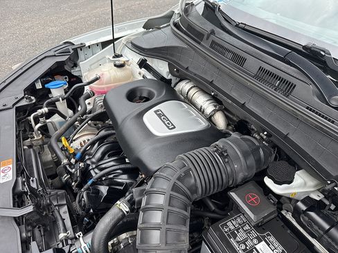 Used 2021 Hyundai Kona Limited AWD/4WD image 26