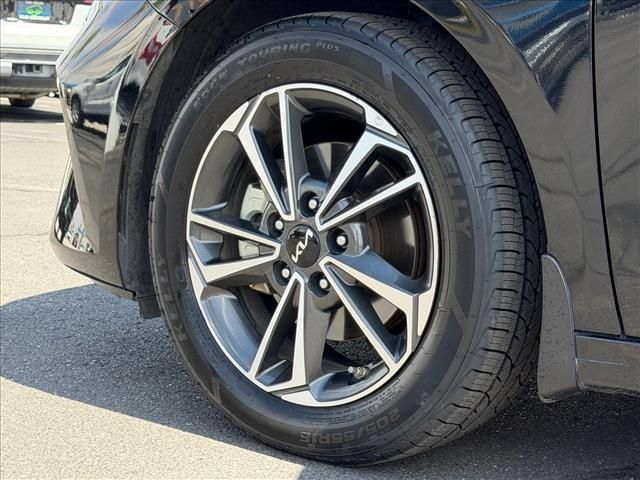 Used 2023 Kia Forte LXS FWD image 23